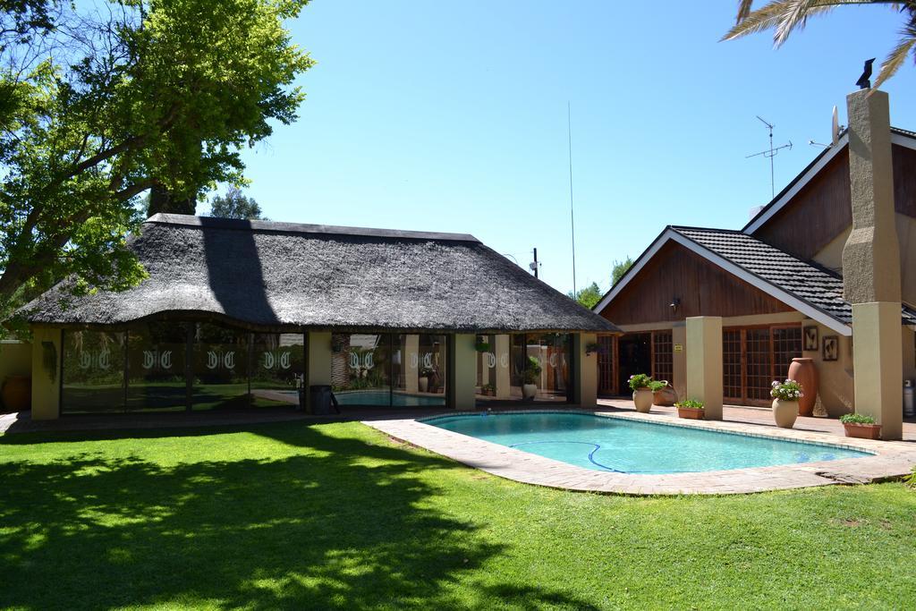Castello Guesthouse Vryburg Exterior foto