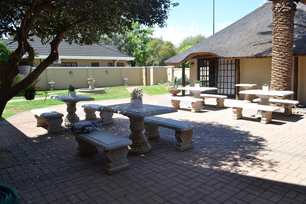 Castello Guesthouse Vryburg Exterior foto