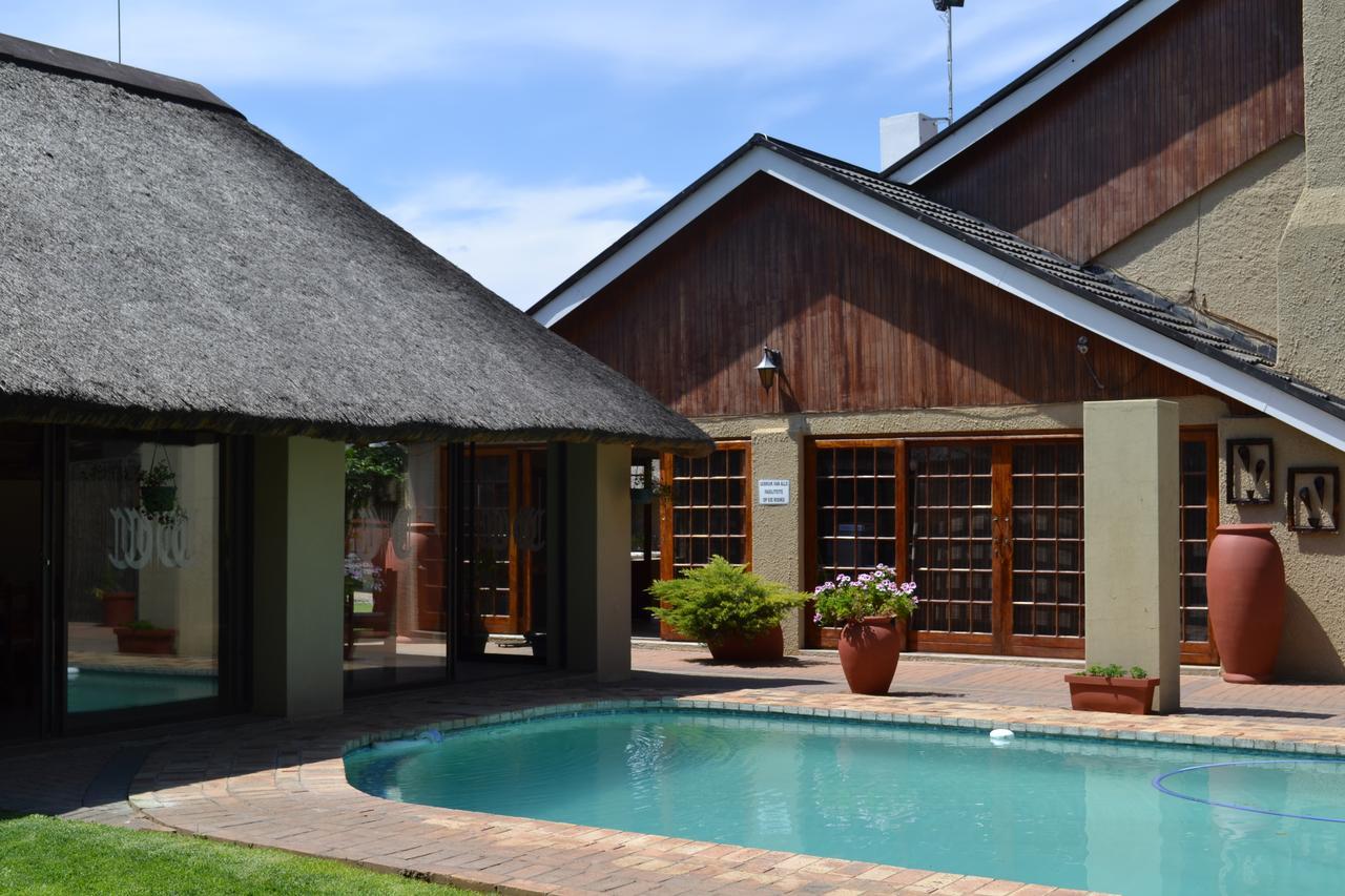Castello Guesthouse Vryburg Exterior foto